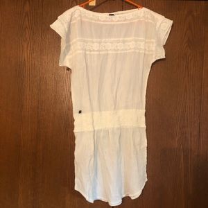 Roxy swim cover up size small. Never worn